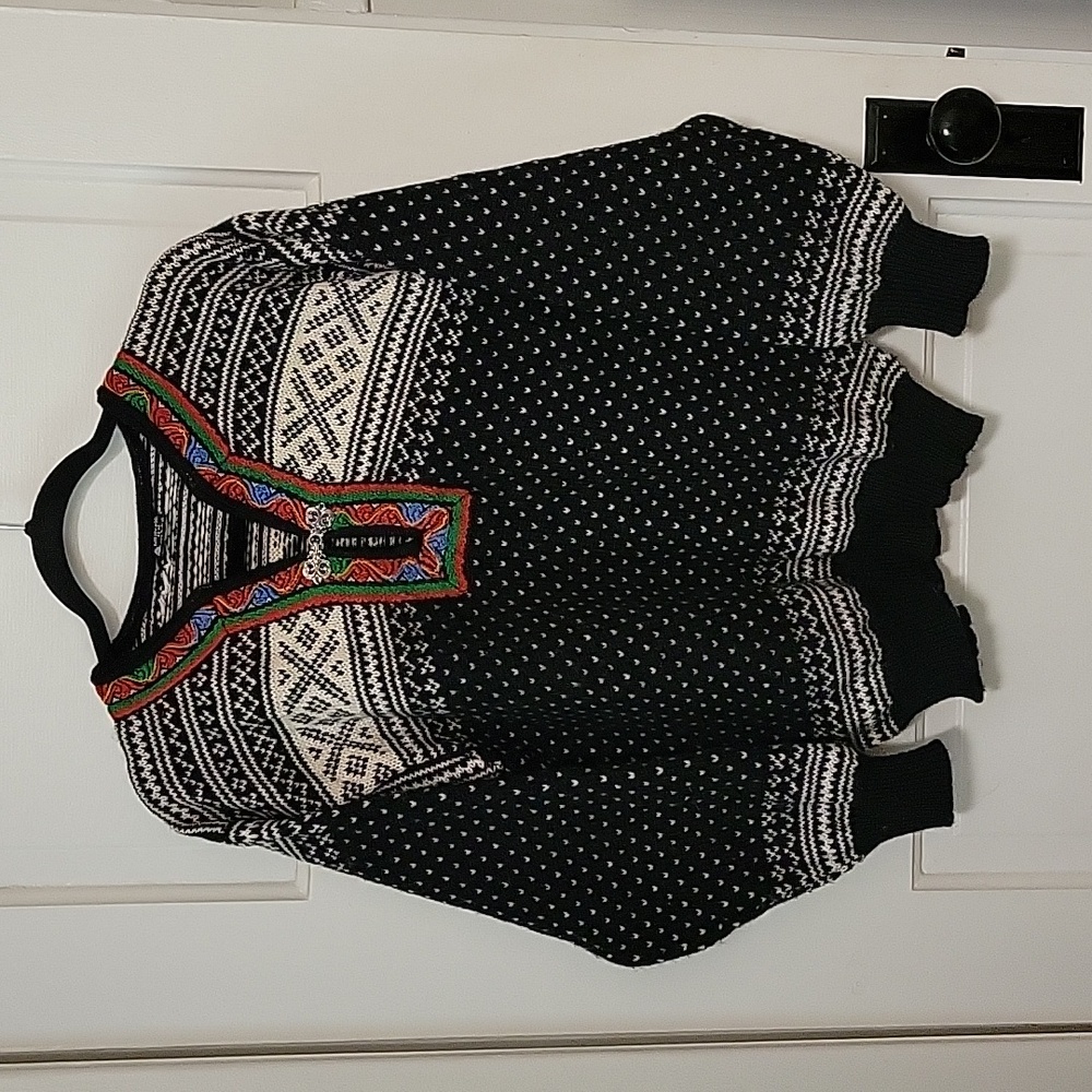 Vintage Dale of Norway Setesdal Uni Women's Sweater